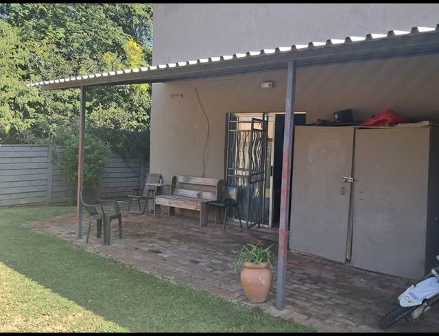 5 BEDROOM HOUSE FOR SALE IN BRITS CENTRAL